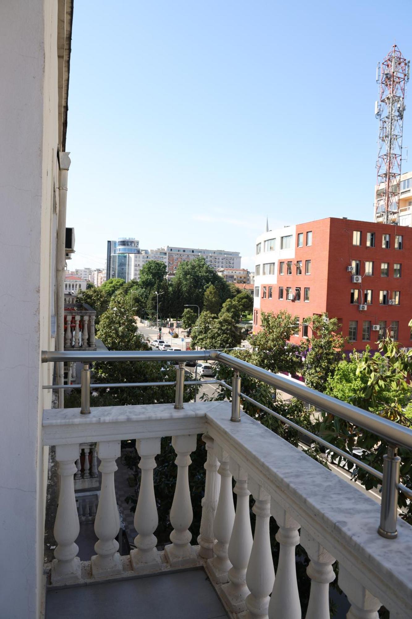 Sol Hotel Shkodër 外观 照片